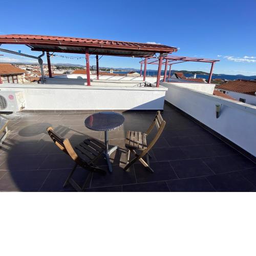 2 bedrooms appartement with sea view furnished terrace and wifi at Vodice