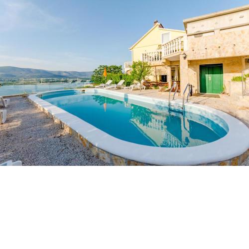 3 bedrooms appartement at Mastrinka 350 m away from the beach with private pool furnished terrace and wifi