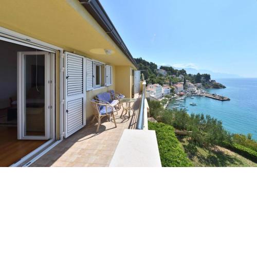 6-pax Apartment ON THE BEACH - TOP Floor, Great sea view, Parking ensured