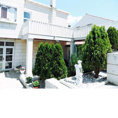 Adria Apartments and Rooms