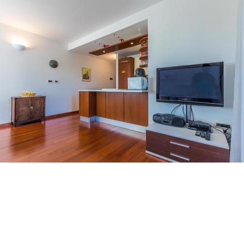 Adriano 2BR apartment with terrace