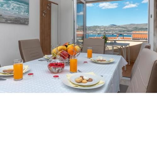 Amazing 2 bedroom apartment with a sea view