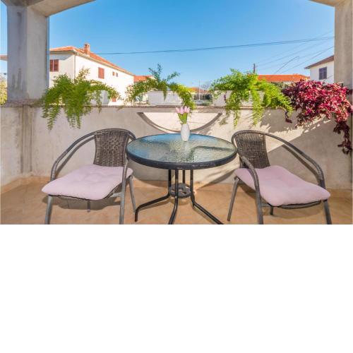 Amazing apartment in Biograd na Moru with WiFi