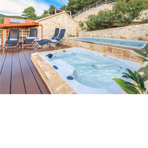 Amazing Apartment In Blato With Outdoor Swimming Pool, Wifi And 2 Bedrooms