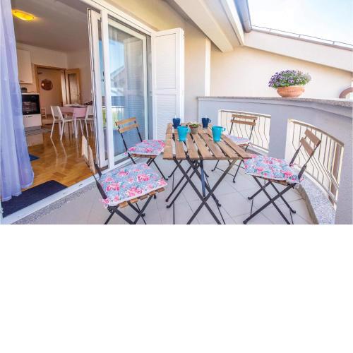 Amazing apartment in Crikvenica with 2 Bedrooms and WiFi
