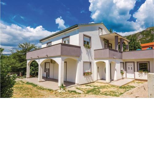 Amazing apartment in Grizane with 3 Bedrooms