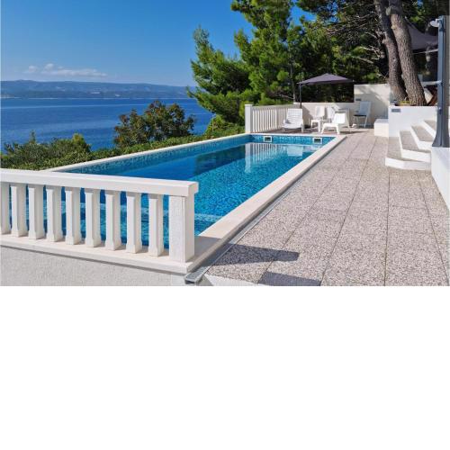 Amazing Apartment In Lokva Rogoznica With Outdoor Swimming Pool, Wifi And Heated Swimming Pool
