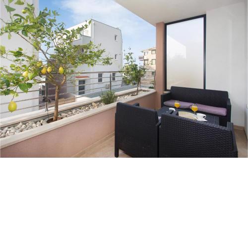 Amazing apartment in Makarska with WiFi and 2 Bedrooms