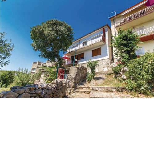 Amazing apartment in Novi Vinodolski with 3 Bedrooms and WiFi