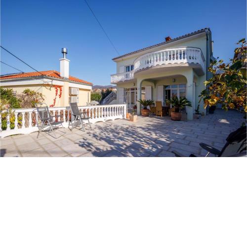 Amazing apartment in Novi Vinodolski with WiFi and 2 Bedrooms
