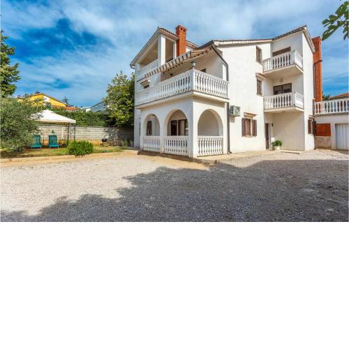 Amazing apartment in Omisalj with 2 Bedrooms and WiFi