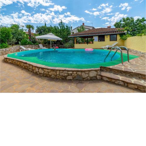 Amazing apartment in Porec with Outdoor swimming pool, 2 Bedrooms and WiFi