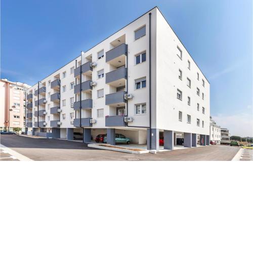Amazing apartment in Pula with 2 Bedrooms and WiFi