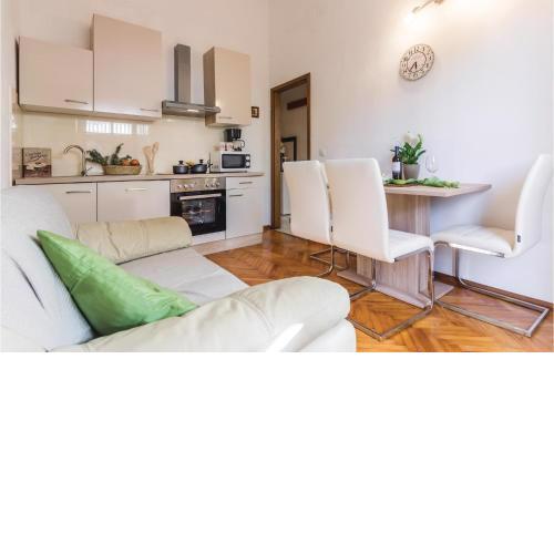Amazing apartment in Pula with 2 Bedrooms and WiFi