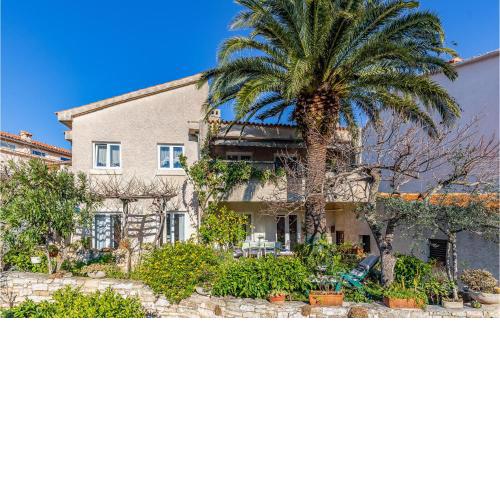 Amazing apartment in Pula with WiFi and 2 Bedrooms