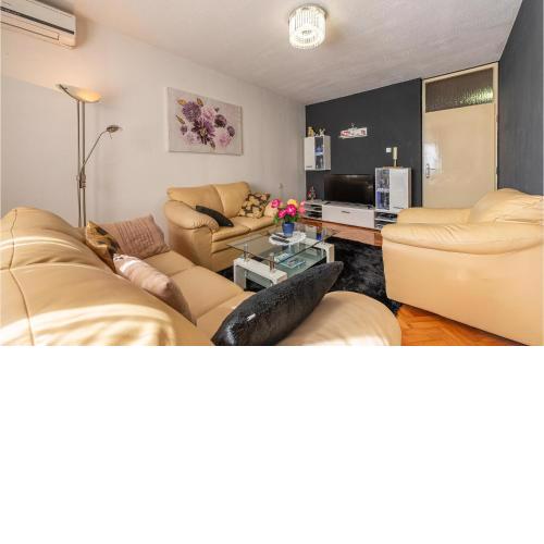 Amazing apartment in Zadar with WiFi and 2 Bedrooms