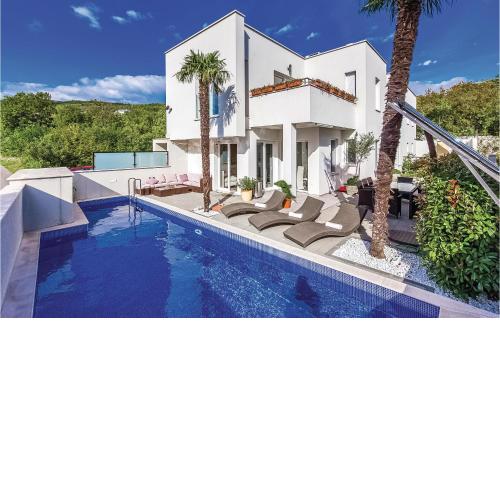 Amazing home in Crikvenica with 4 Bedrooms, WiFi and Outdoor swimming pool