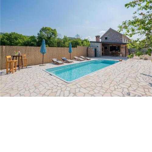 Amazing home in Glavina donja with 3 Bedrooms