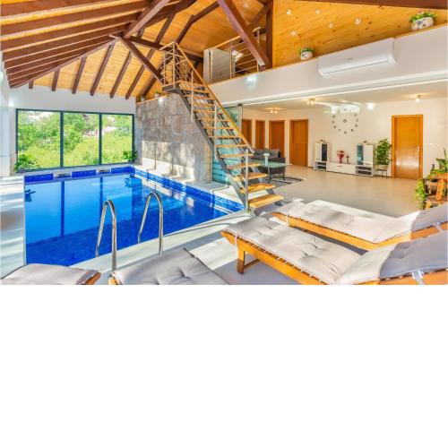 Amazing Home In Lokvicici With Wifi, Private Swimming Pool And Indoor Swimming Pool