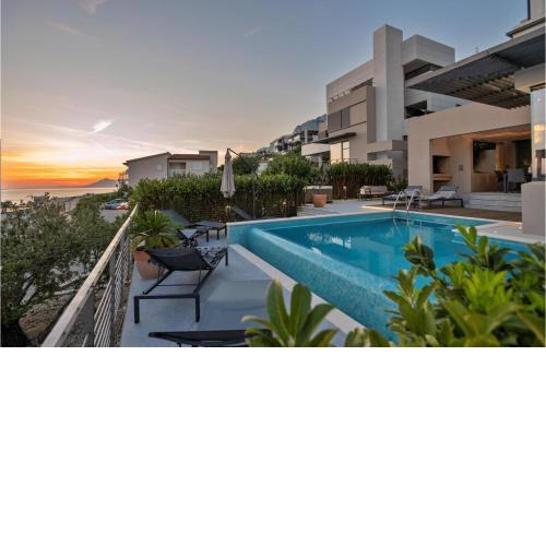 Amazing home in Makarska with Jacuzzi, 5 Bedrooms and Outdoor swimming pool