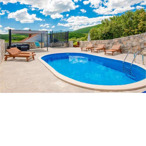 Amazing home in Medovdolac w/ WiFi, Outdoor swimming pool and 3 Bedrooms