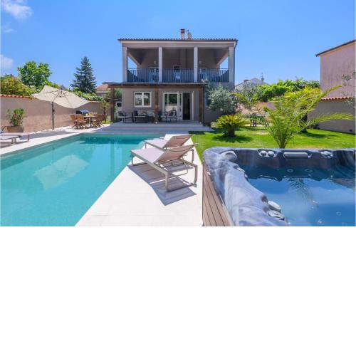 Amazing Home In Medulin With Jacuzzi, Wifi And Outdoor Swimming Pool