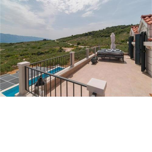 Amazing home in Povlja with 3 Bedrooms, WiFi and Outdoor swimming pool