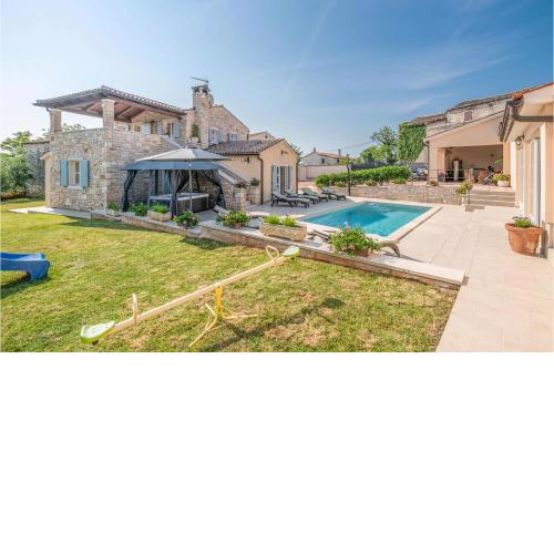 Amazing home in Pula with 3 Bedrooms, Sauna and Outdoor swimming pool