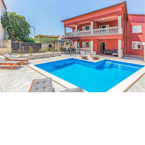 Amazing home in Pula with 3 Bedrooms, WiFi and Outdoor swimming pool