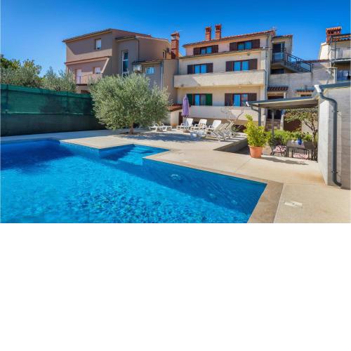 Amazing home in Pula with 4 Bedrooms, WiFi and Outdoor swimming pool