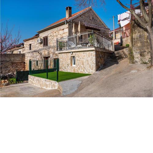 Amazing home in Rovanjska with 1 Bedrooms