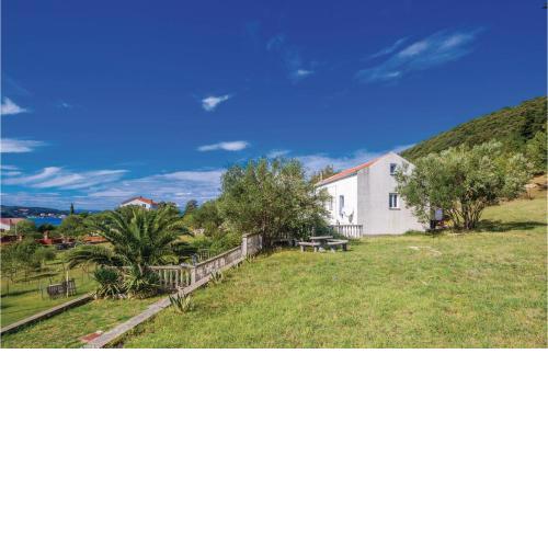Amazing home in Supetarska Draga with 3 Bedrooms and WiFi