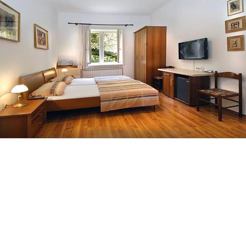 Angela Classic Rooms & Apartments
