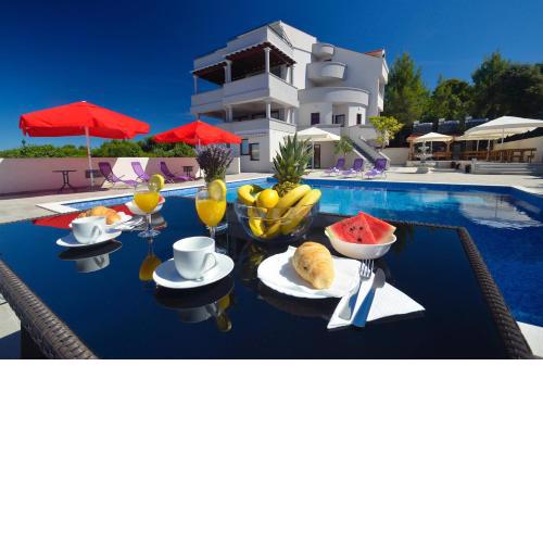 Aparthotel Plat