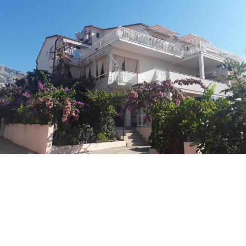 Apartmani Fani 2 min walking from sea