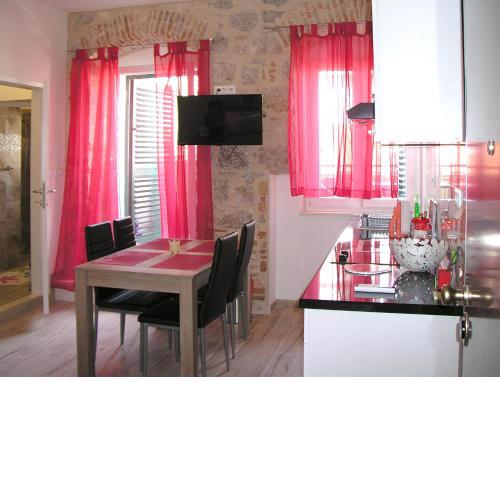 Apartmani KLARA i GRACIA