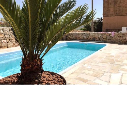 Apartmani Kornić Krk, Pool und Meerblick