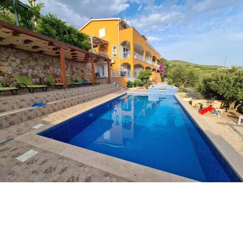 Apartmani Tolj