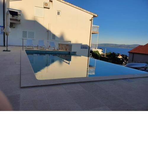 Apartment 1 with pool and amazing sea view