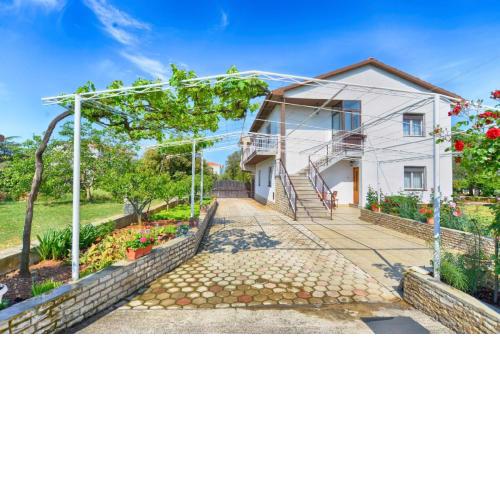 Apartment 1633