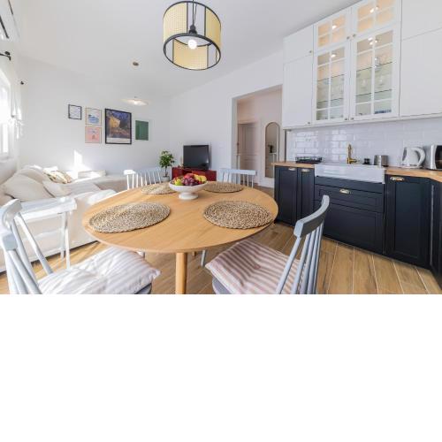Apartment 22