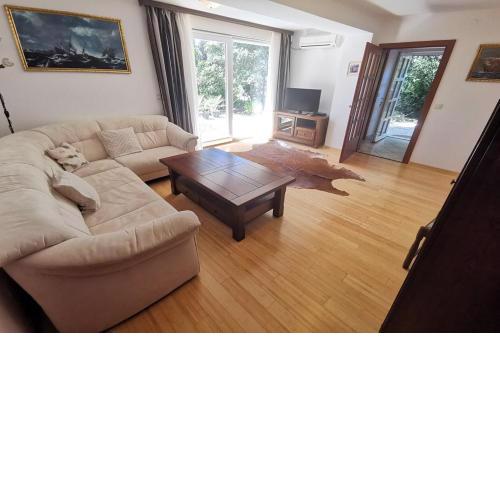 Apartment 4 Biba 22 pax