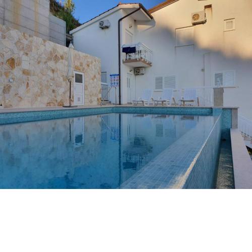 Apartment 4 with pool and amazing sea view