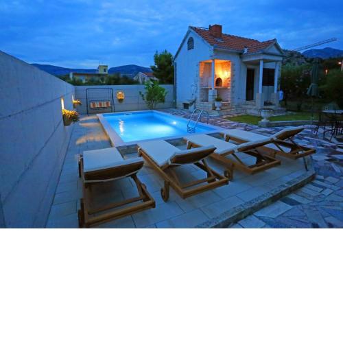 Apartment Ana with private pool