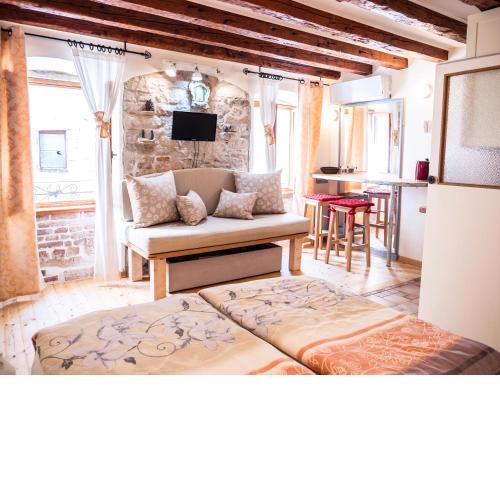 Apartment and Room Mauro