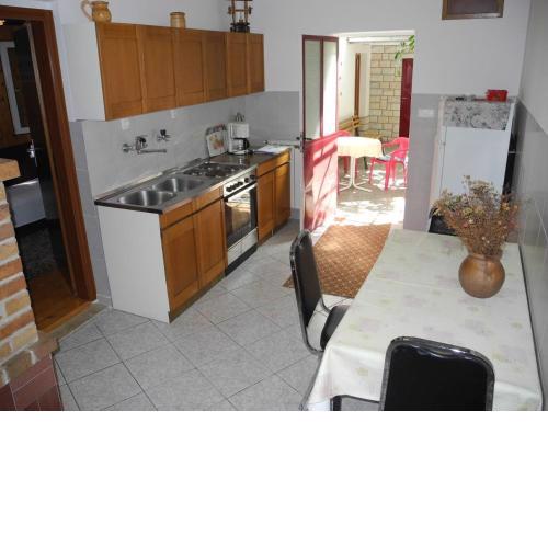 Apartment Andrija 21 pax