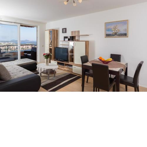 Apartment Blue Eye