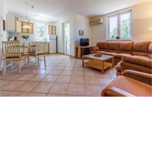 Apartment Brajdine 75,App. VI