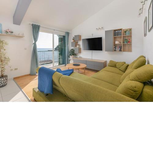 Apartment by the sea