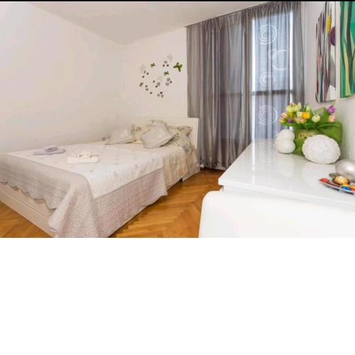 Apartment Flower with sea view